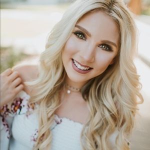 Meet your Posher, Olivia